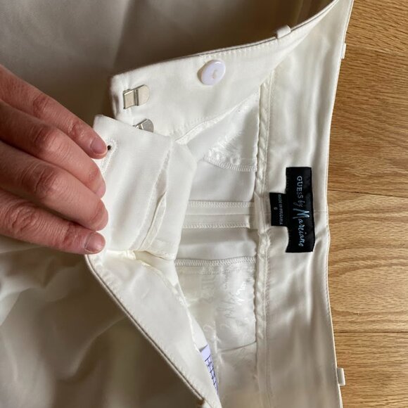 Short Guess by Marciano - Picture 2 of 3